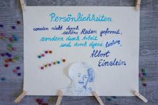 爱因斯坦经典优美名言